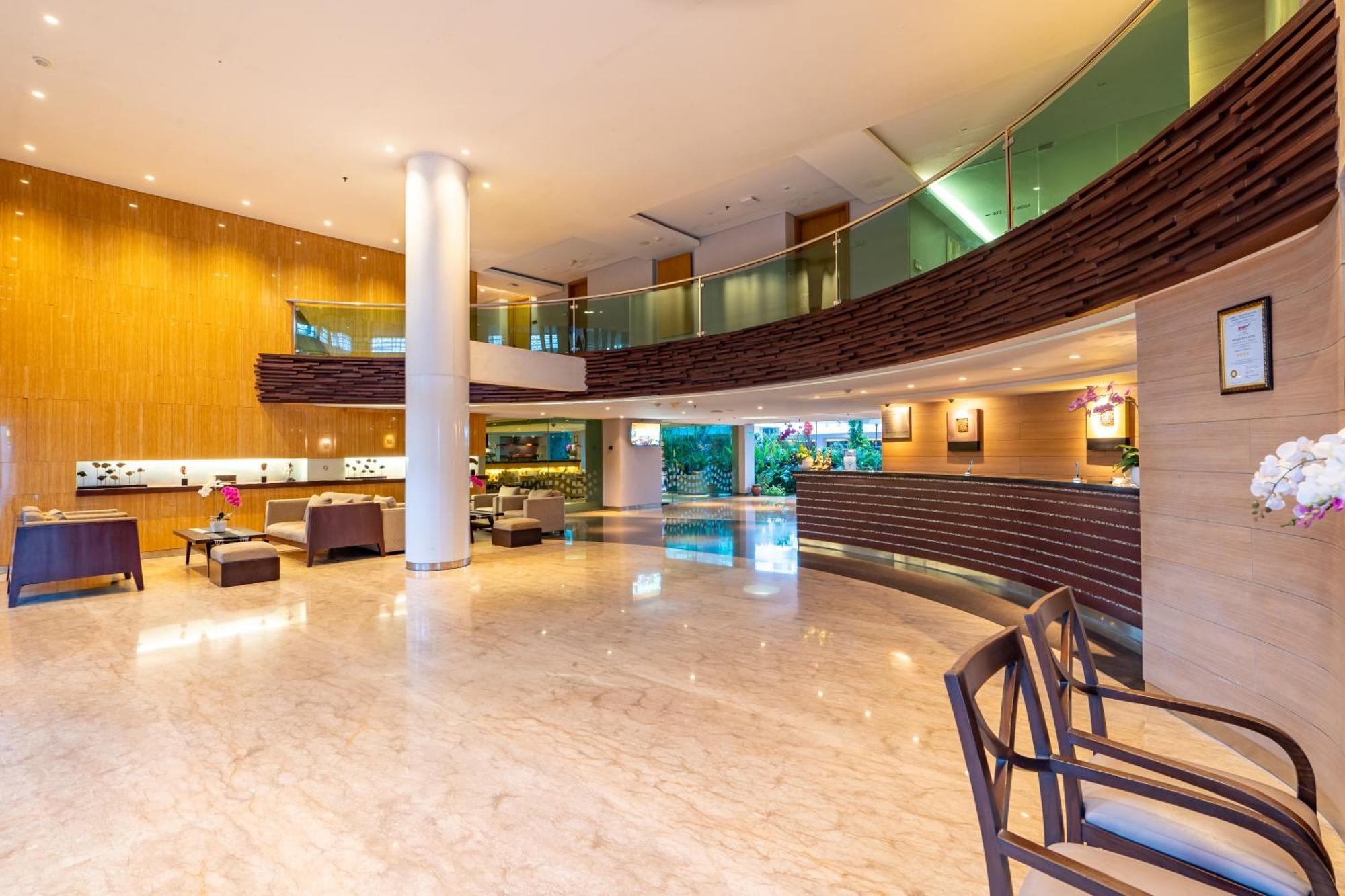 Bintang Kuta Hotel Exterior photo