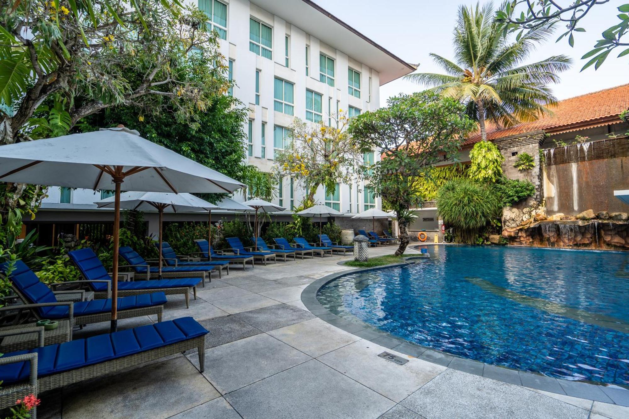 Bintang Kuta Hotel Exterior photo