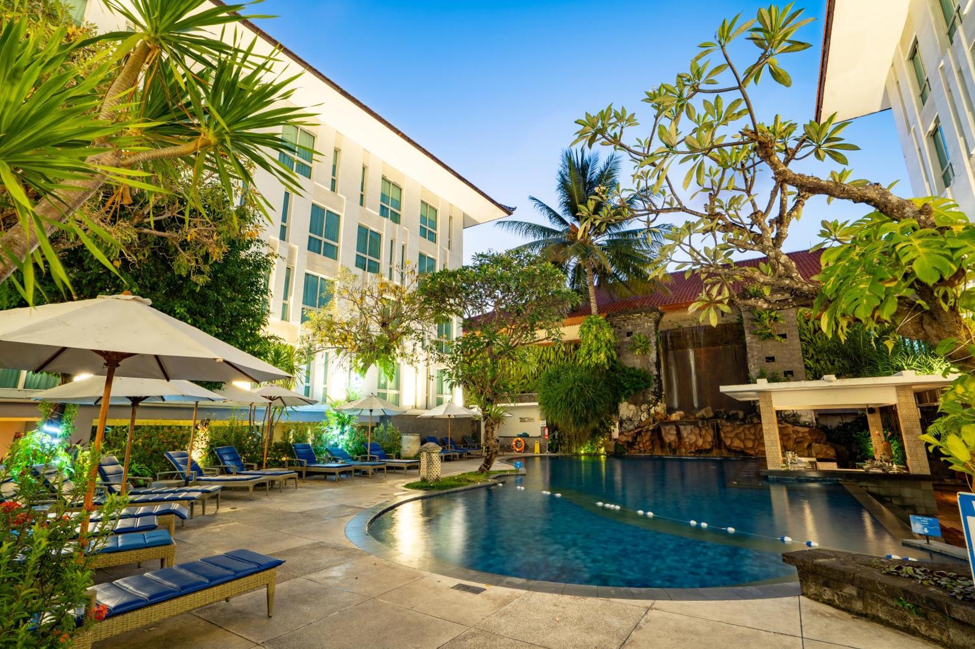 Bintang Kuta Hotel Exterior photo